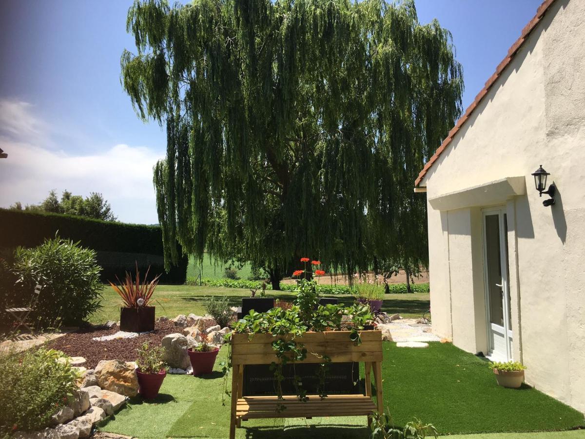 Domaine De La Vigne Bed and Breakfast Cadalen Exteriör bild