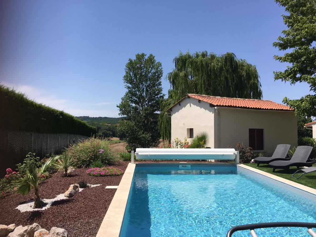 Domaine De La Vigne Bed and Breakfast Cadalen Exteriör bild