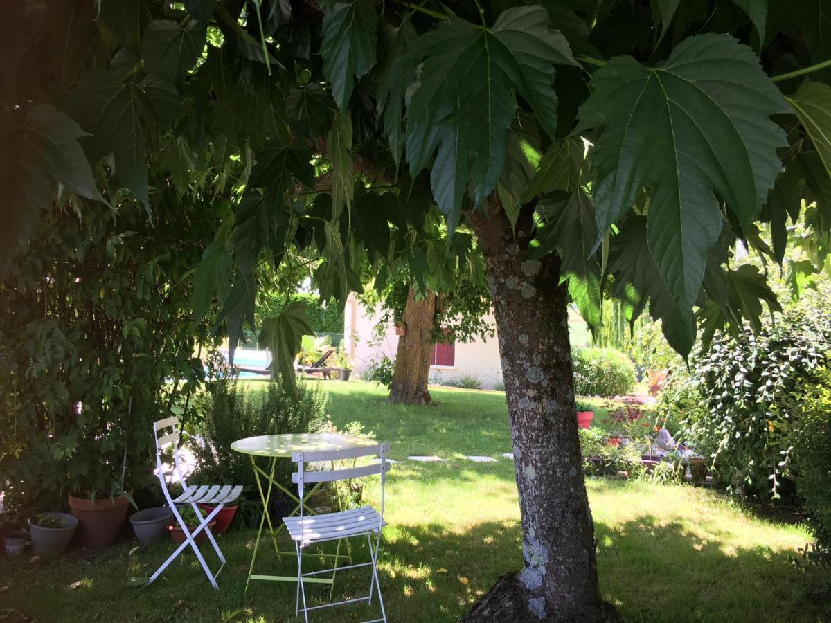 Domaine De La Vigne Bed and Breakfast Cadalen Exteriör bild