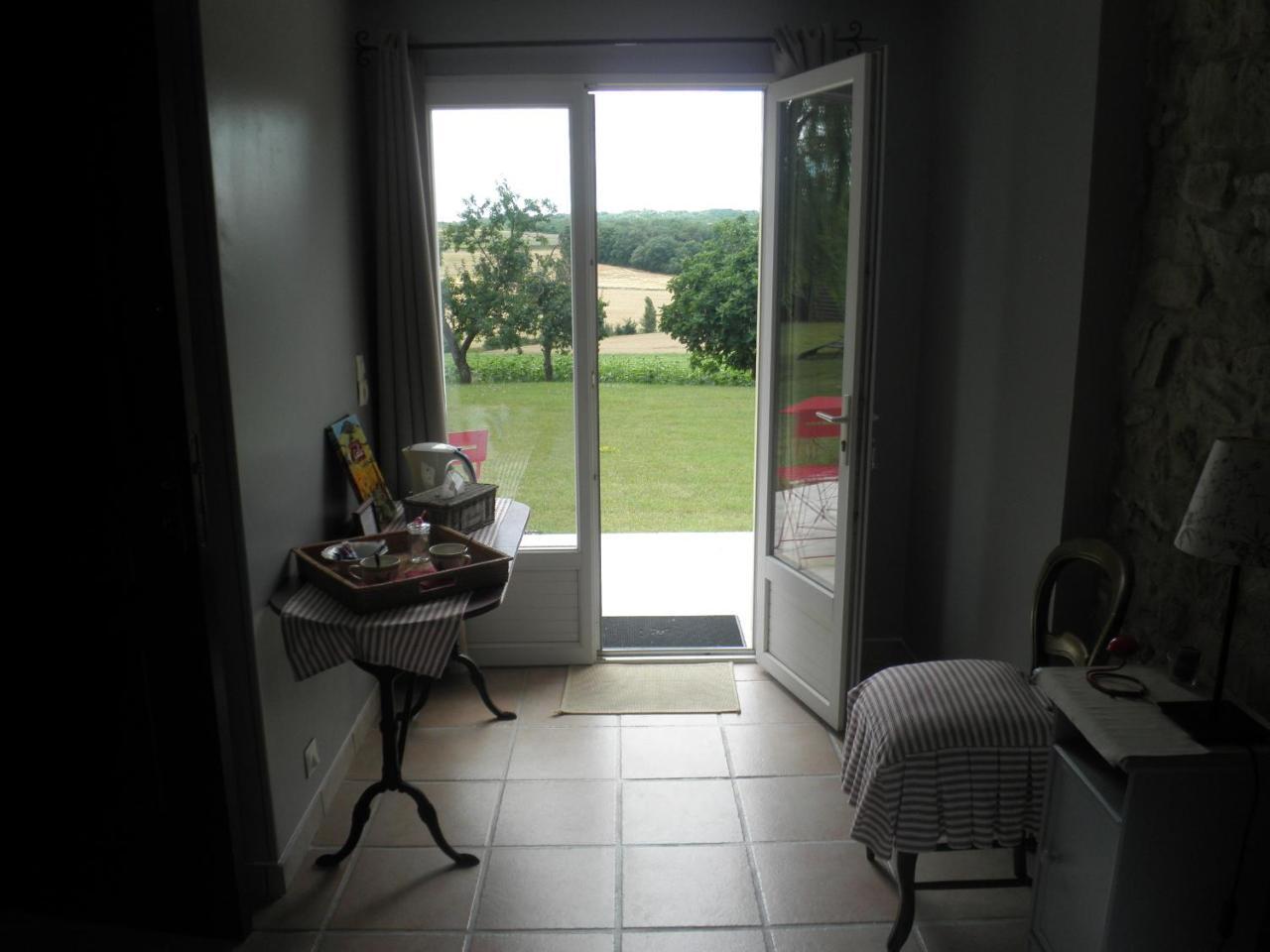 Domaine De La Vigne Bed and Breakfast Cadalen Exteriör bild